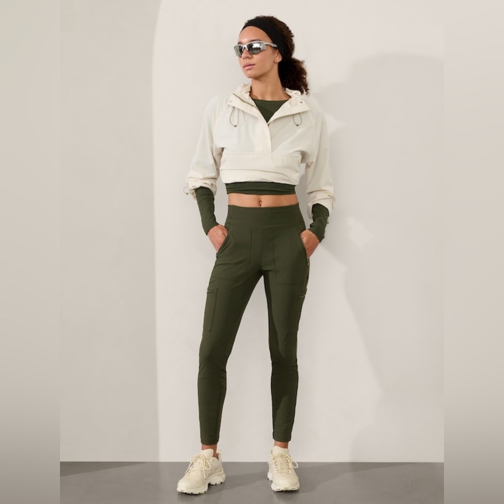 💚ATHLETA HEADLANDS HYBRID HIGH RISE CARGO LEGGING •ASPEN OLIVE •SIZE 2P ✨